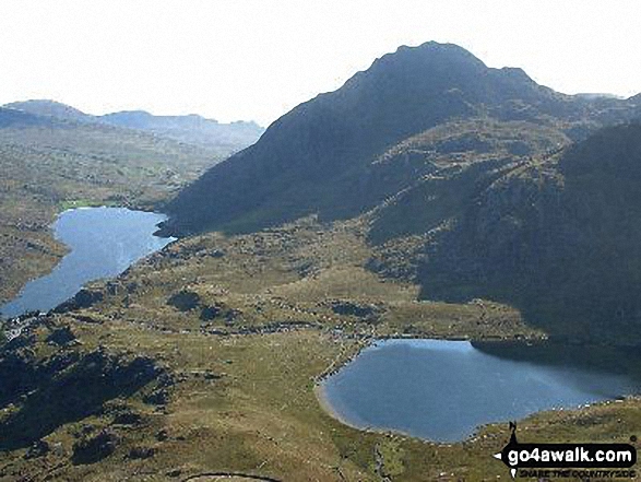 Llyn Ogwen (left) and Llyn Idwal with Tryfan beyond from Y Garn (Glyderau)