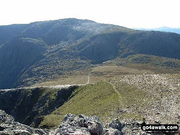 Walk gw147 Y Garn (Glyderau) from Ogwen Cottage, Llyn Ogwen - Llyn y Cwm with Glyder Fawr beyond from Y Garn (Glyderau)