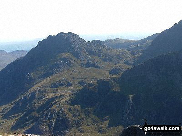 Walk gw102 The Welsh 3000's (Glyderau) from Llanberis - Tryfan from Y Garn (Glyderau)