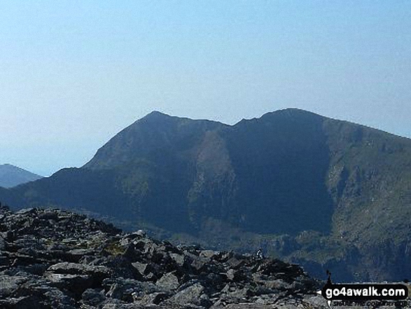 Walk gw187 Y Garn (Glyderau),  Glyder Fawr, Castell y Gwynt and Glyder Fach from Ogwen Cottage, Llyn Ogwen - Snowdon (Yr Wyddfa) and Garnedd Ugain (Crib y Ddysgl) from Glyder Fawr