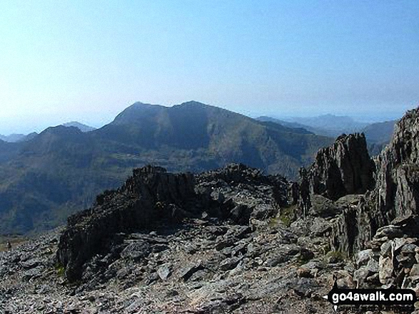 Walk gw115 Glyder Fach, Castell y Gwynt and Glyder Fawr from Ogwen Cottage, Llyn Ogwen - Snowdon (Yr Wyddfa) and Crib Goch from Glyder Fawr