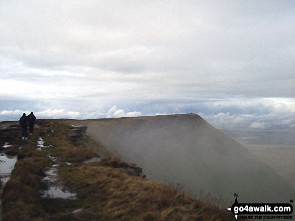 Walk po123 Fan Hir, Fan Brycheiniog, Picws Du (Bannau Sir Gaer), Waun Lefrith (Bannau Sir Gaer) and Garreg Las from Glyntawe - Approaching Fan Foel summit