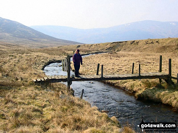 Crossing Allt Mor to the west of Loch Beanie 