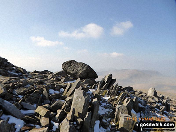 Walk gw123 Cadair Idris (Penygadair) Cyfrwy and Craig Cwm Amarch from Llanfihangel-y-pennant - Boulders on Cyfrwy