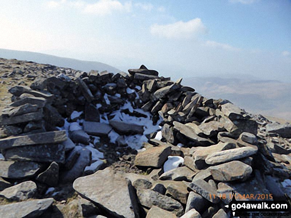 Walk gw156 Cadair Idris (Penygadair) via The Fox's Path - Windbreak shelter on Cyfrwy