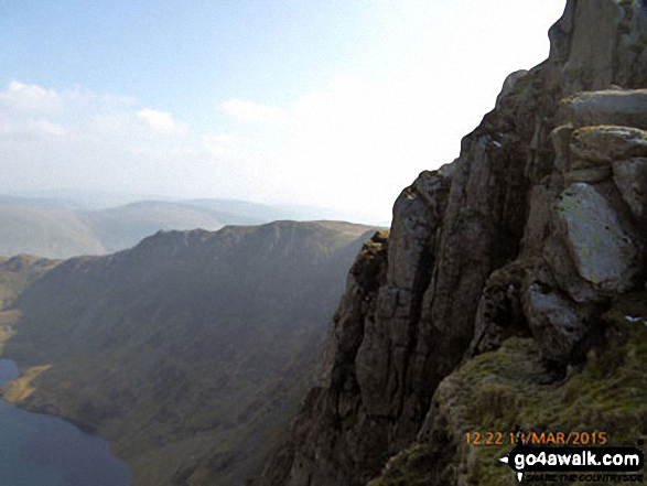 Walk gw123 Cadair Idris (Penygadair) Cyfrwy and Craig Cwm Amarch from Llanfihangel-y-pennant - Cliffs on Craig Cwm Amarch