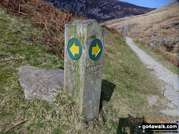 Walk gw142 Cadair Idris (Penygadair)  via The Minffordd Path - Marker post on the Minffordd Path