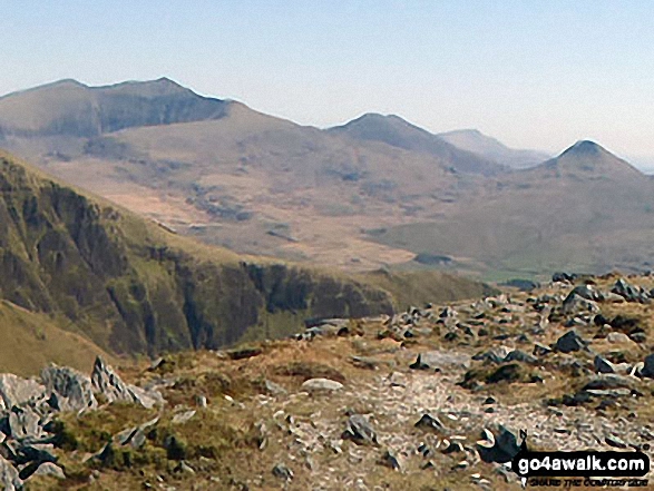 Walk gw203 Craig Cwm Silyn, Garnedd-goch and Mynydd Graig Goch from Cors y Llyn - Garnedd Ugain (Crib y Ddysgl), Snowdon (Yr Wyddfa), Y Lliwedd & Yr Aran from the summit of Craig Cwm Silyn