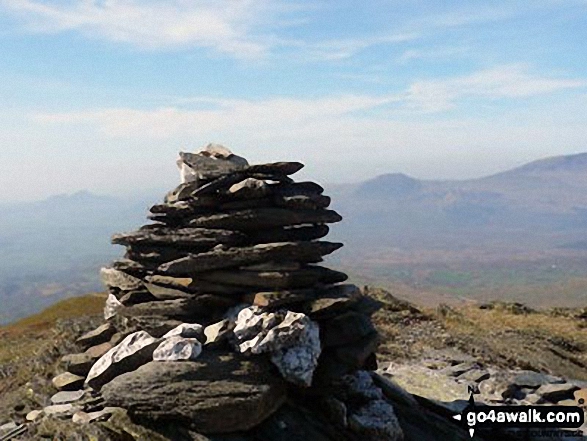 Walk gw200 Moel-yr-hydd, Moelwyn Mawr and Moelwyn Bach from Tanygrisiau - Summit of Moelwyn Bach