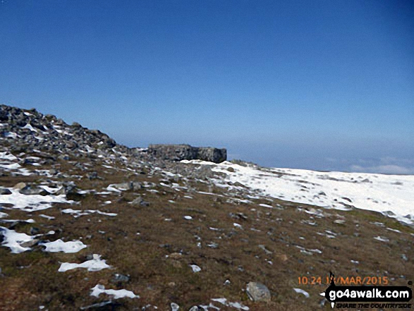 Walk gw152 Cadair Idris (Penygadair), Mynydd Moel, Cyfrwy and Gau Craig via The Pony Path - The shelter on Cadair Idris (Penygadair)