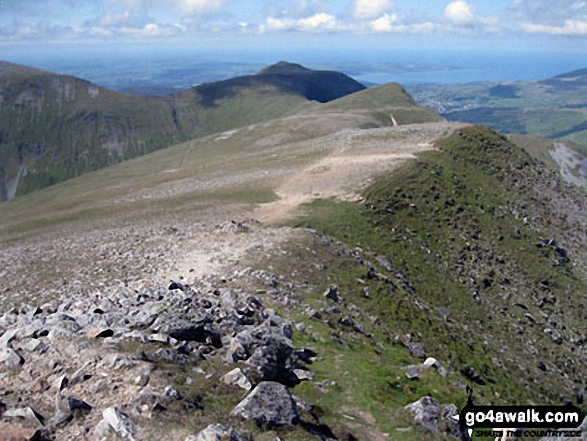 Walk gw147 Y Garn (Glyderau) from Ogwen Cottage, Llyn Ogwen - The shoulder of Elidir Fawr, Carnedd y Filiast (Glyderau), Mernedd Perfedd and Foel-goch from Y Garn (Glyderau)