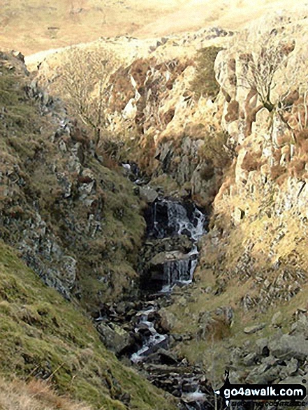 Walk c363 Caw (Dunnerdale Fells) Pikes (Caw), Green Pikes (Caw) and Walna Scar from Seathwaite (Duddon Valley) - Red Gill Beck ravine SE of Walna Scar