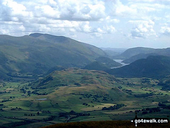 Walk c321 Skiddaw and Lonscale Fell from Millbeck, nr Keswick - Helvellyn (left) High Rigg (foreground) and Thirlmere from Lonscale Fell