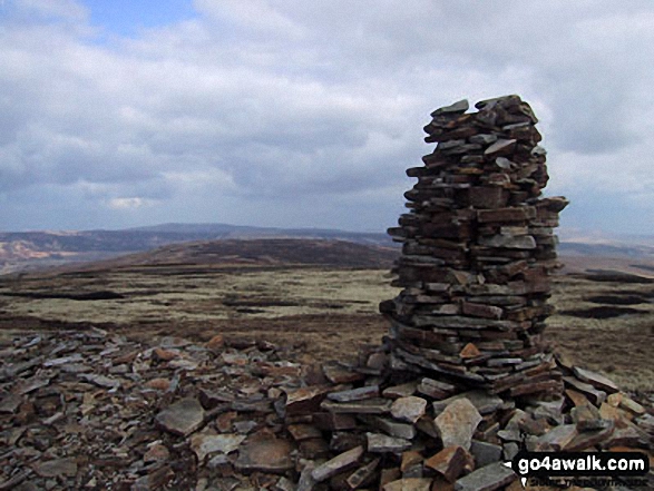 Walk ny135 Fountains Fell and Darnbrook Fell from Dale Head - Beacon on the top of Fountains Fell