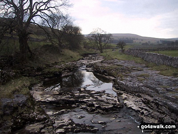 Walk ny135 Fountains Fell and Darnbrook Fell from Dale Head - The River Skirfare from 'New Bridge'