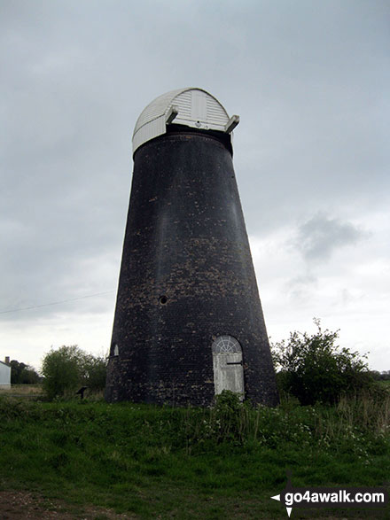 Walk nf160 Berney Mill from Reedham - The ruined Cadge's Drainage Mill near Polkey's Drainage Mill