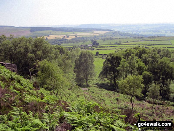 Walk d310 Dobb Edge and Chatsworth Park from Chatsworth House - The view from Birchen Edge summit