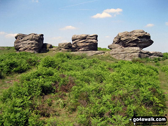 Walk d248 Baslow Edge and Birchen Edge from The Robin Hood (Baslow) - The three huge rocks known as 'Three Ships' on Birchen Edge