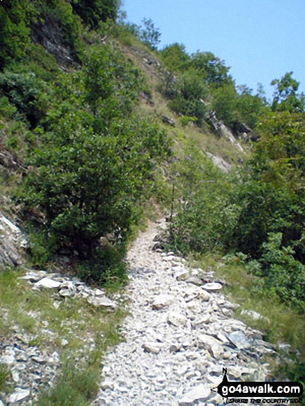 Walk lo103 Madonna Del Rio and San Bartolomeo from Salo - Footpath above Valle Madonna del Rio