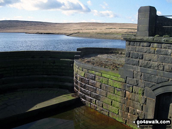 Walk wy139 Blackstone Edge and Dog Hill (Rishworth Moor) from Ryburn Reservoir - Green Withens Reservoir drainage channel