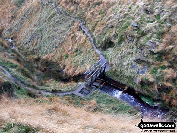 Walk wy106 West Nab and Horseley Head Moss from Meltham - Looking down on the footbridge over Hey Sike Clough, Horseley Head Moss