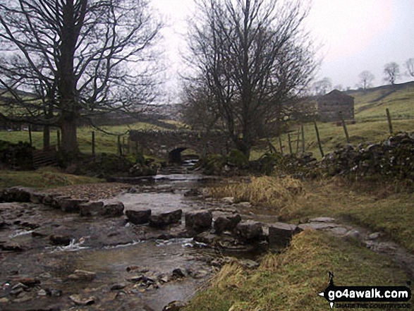 Walk ny207 Yockenthwaite Moor from Buckden - Cray Gill stepping stones