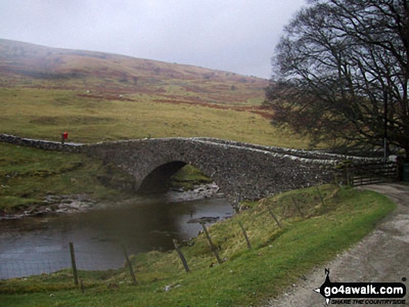 Walk ny153 Sugar Loaf (Horse Head Moor) and Firth Fell from Buckden - Yockenthwaite Bridge over the River Wharfe