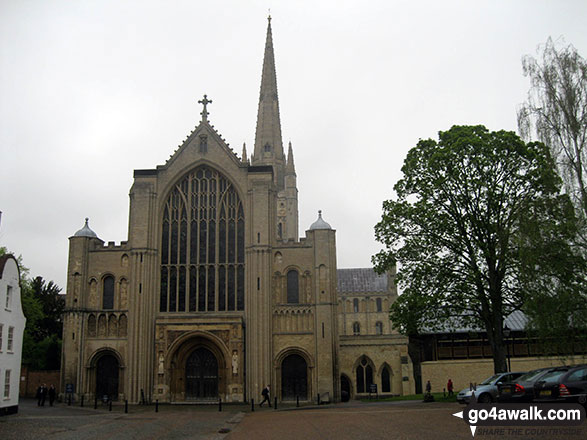 Norwich Cathedral Norwich Cathedral was begun in 1096 and completed in 1145. Norwich Cathedral has the second largest cloisters in England, only exceeded by those at Salisbury Cathedral.