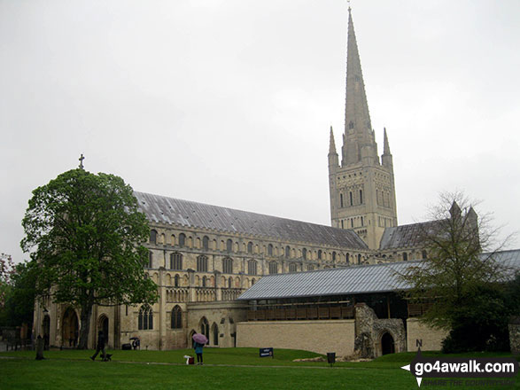 Norwich Cathedral Norwich Cathedral was begun in 1096 and completed in 1145. Norwich Cathedral has the second largest cloisters in England, only exceeded by those at Salisbury Cathedral.