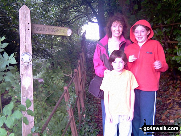 Walk su131 Godstone from Bletchingley - Ruth, Daisy and Zach at the start near Bletchingley