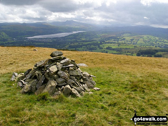 Pen y Bwlch Gwyn summit cairn with Lake Bala in the background 