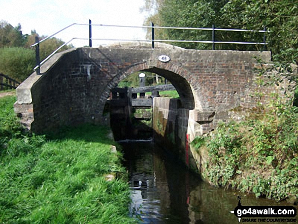 Walk s191 Consall Forge and The Caldon Canal from Froghall Wharf - Bridge at Lock 16 on The Caldon Canal