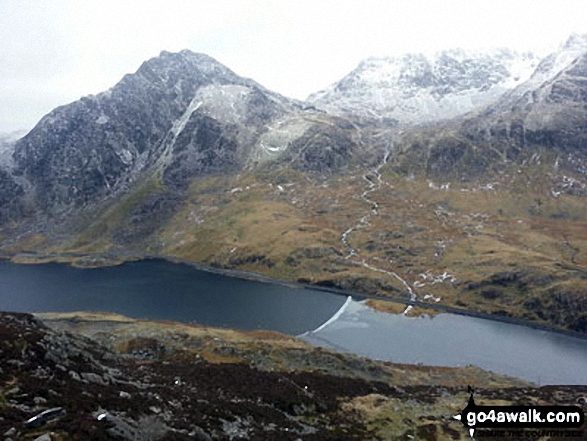 Walk cw113 Pen Yr Ole Wen, Carnedd Dafydd, Carnedd Llewelyn and Pen Yr Helgi Du from Glan Dena, Llyn Ogwen - A sprinkling of snow on Tryfan (left) and Glyder Fach (right) above Llyn Ogwen from Pen yr Ole Wen