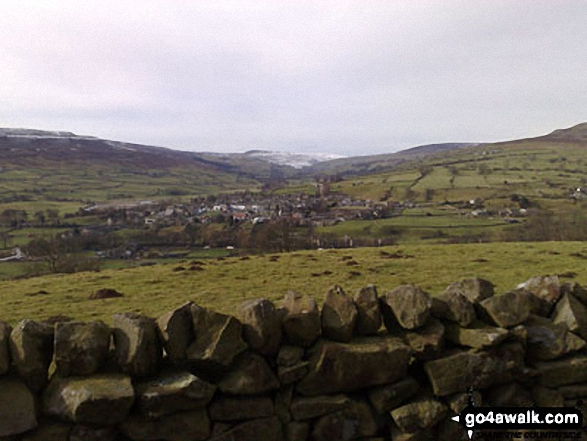 Walk ny174 Fremington Edge, Langthwaite and Arkengarthdale from Reeth - Reeth from the lower slopes of from Fremington Edge