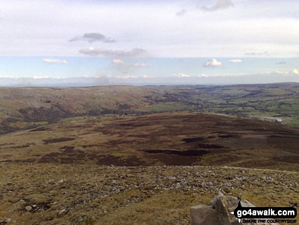 Walk ny140 Fremington Edge and Calver Hill from Reeth - Reeth the summit of Calver Hill