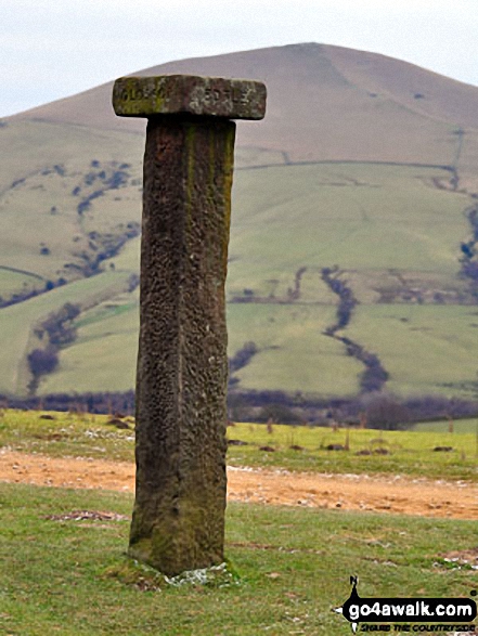 Walk d145 Jaggers Clough and The River Noe from Edale - Hope Cross - with Lose Hill (Ward's Piece) in the background