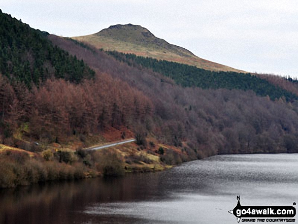 Walk d144 Winhill Pike (Win Hill) and Hope Cross from Yorkshire Bridge - Crook Hill from the southern shore of Ladybower Reservoir