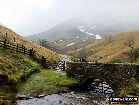 Walk d296 Jacob's Ladder and Kinder Scout from Edale - The stone footbridge at the bottom of Jacob's Ladder (Edale)