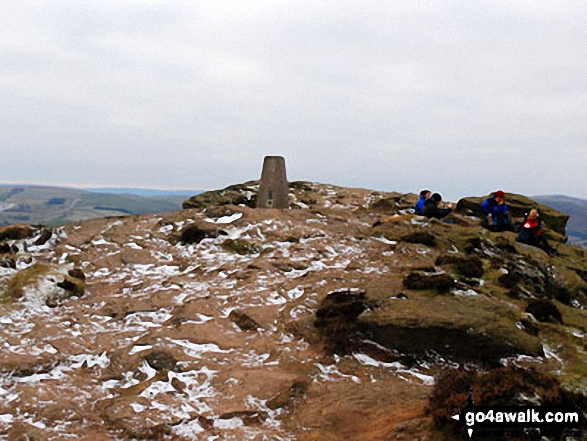 Walk Winhill Pike (Win Hill) walking UK Mountains in The Dark Peak Area The Peak District National Park Derbyshire, England