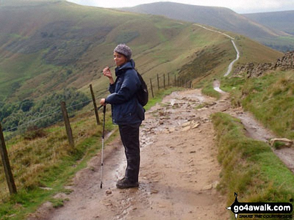 Walk d123 Mam Tor via Cavedale from Castleton - On the path between Back Tor (Hollins Cross) and Hollins Cross itself with Mam Tor (left) and Lord's Seat (Rushup Edge) in the background