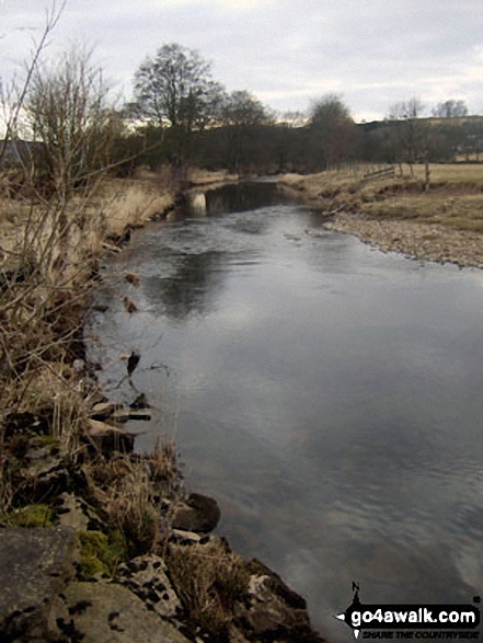 Walk l126  Longridge Fell (Spire Hill) from Jeffrey Hill - The River Hodder at Newton