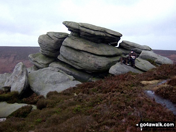 Walk d298 Back Tor and Margery Hill from Fairholmes Car Park, Ladybower Reservoir - Outer Edge summit rocks