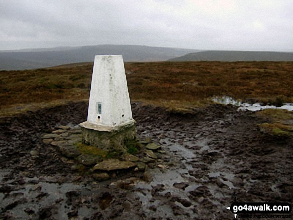 Walk d277 Margery Hill from Fairholmes Car Park, Ladybower Reservoir - Margery Hill summit trig point