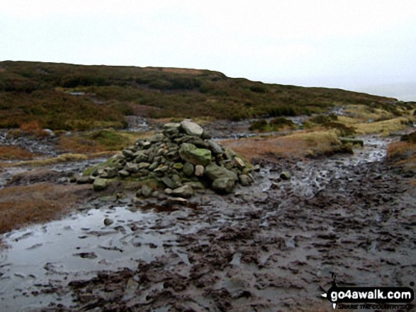 Walk sy119 Horse Stone and Outer Edge from The Flouch - Cairn on the Cut Gate Path (Bridleway)