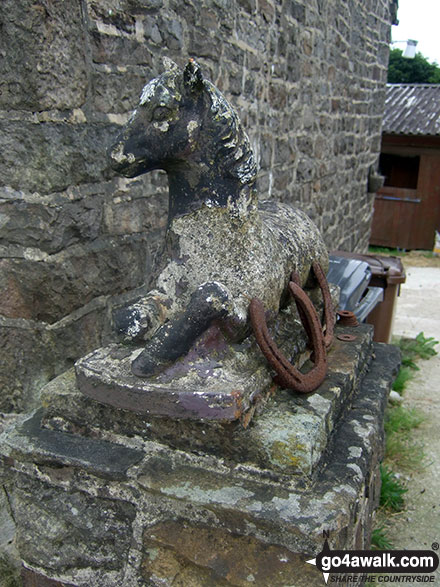 Walk s181 Merryton Low and The River Manifold from Longnor - The other gate post sculpture at the farm on Round Knowl