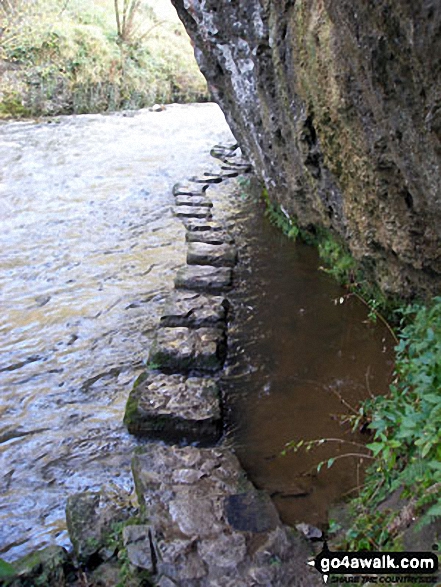 Walk d249 The Monsal Trail, Miller's Dale and Chelmorton from Wye Dale - Stepping Stones in Chee Dale