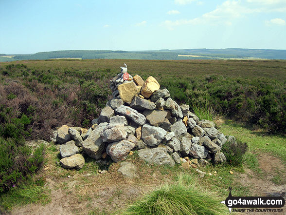 Large cairn near Ana Cross 