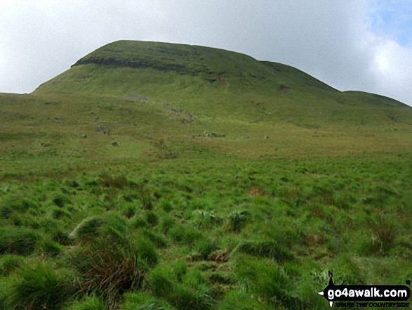 Walk po132 Heol Senni and Fan Gyhirych from Pont Gihirych (Cray Reservoir) - Aproaching Fan Gyhirych