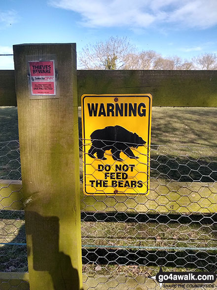 Walk gm101 The Bridgewater Canal from Dunham Town - Warning sign on a fence in Little Bollington