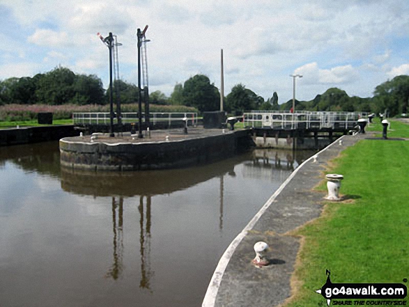 Walk ch139 The Weaver Navigation from Pickerings Lock - Saltersford Locks on The Weaver Navigation